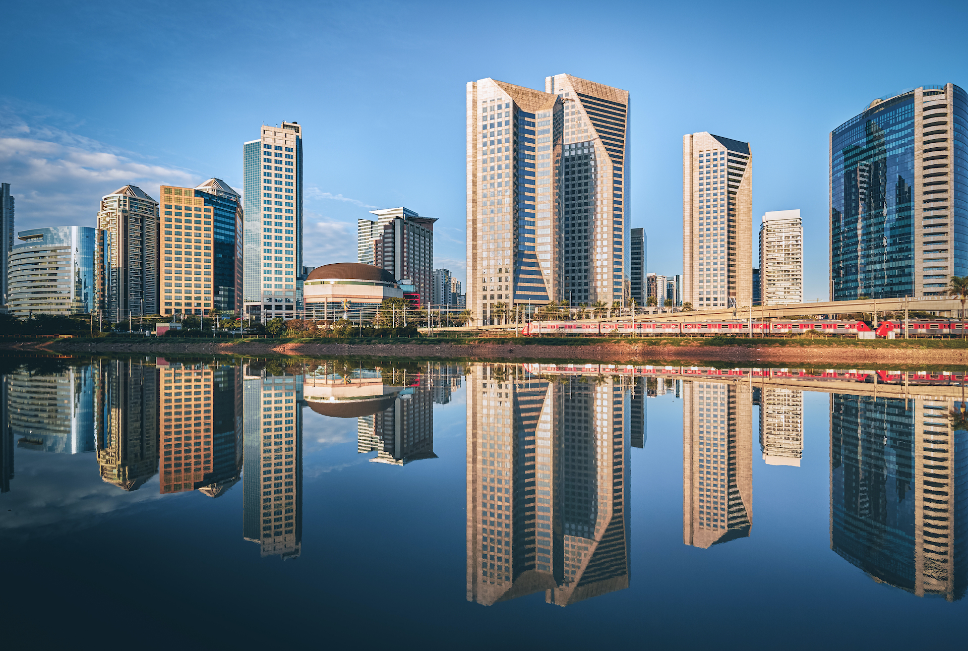 Amsterdam city skyline — Aalbersberg Notariaat services